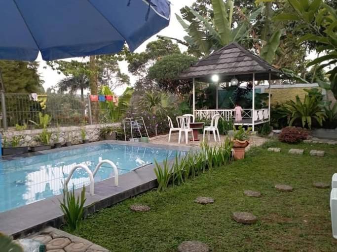 Villa Sentebale Bogor Exteriör bild